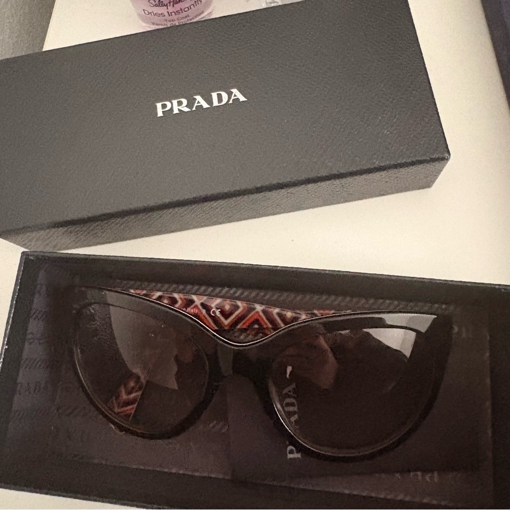 Prada Elegant Black Cat-Eye Sunglasses